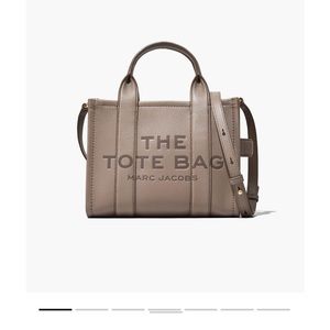 Marc Jacobs Tote bag in size medium